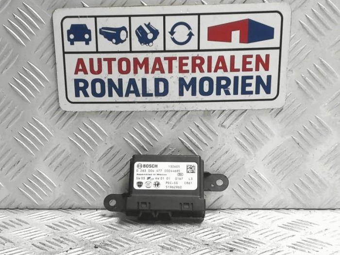 Usados Módulo PDC Fiat 500L (199) 1.4 16V Precio € 29,00 Norma de margen ofrecido por Automaterialen Ronald Morien B.V.