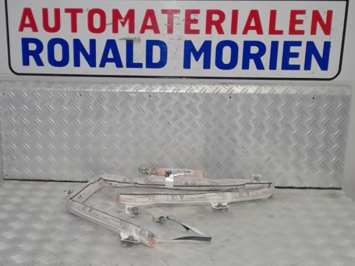 Używane Kurtyna prawa Opel Crossland (X) 1.2 Turbo 12V Cena € 49,00 Procedura marży oferowane przez Automaterialen Ronald Morien B.V.