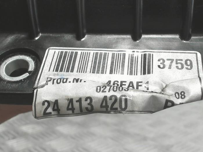 Airbag rechts (Armaturenbrett) van een Opel Signum (F48) 3.0 CDTI V6 24V 2004