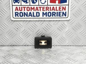 Gebrauchte Regensensor Mercedes E Combi (S210) 2.7 E-270 CDI 20V Preis € 29,00 Margenregelung angeboten von Automaterialen Ronald Morien B.V.