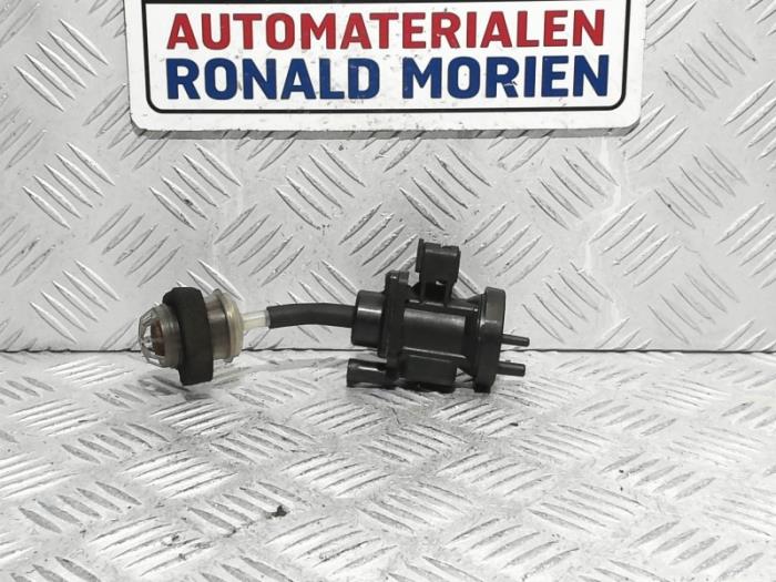 Begagnade Laddtryckssensor Mercedes E Combi (S210) 2.7 E-270 CDI 20V Pris € 20,00 Marginaltabell erbjuds av Automaterialen Ronald Morien B.V.