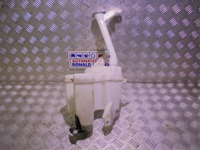 Front windscreen washer reservoir Nissan Juke 1053940181401 KAUTEX