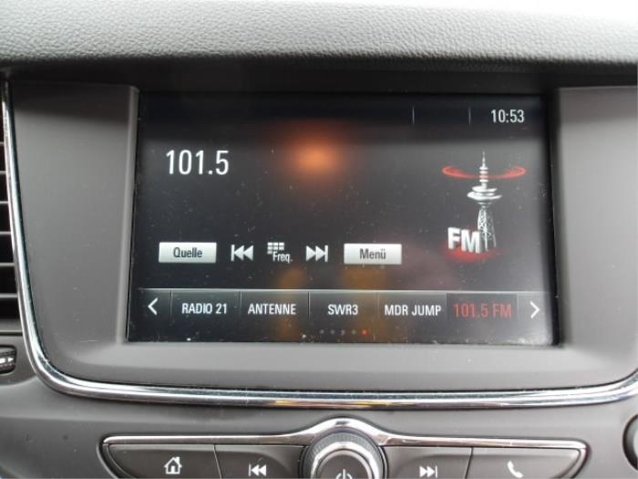 Display unité de contrôle multi media d'un Vauxhall Astra Mk.7 1.4 Turbo 16V 2020