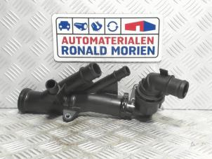 Neue Thermostatgehäuse Volkswagen Crafter Preis € 34,99 Mit Mehrwertsteuer angeboten von Automaterialen Ronald Morien B.V.