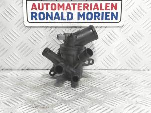 Nowe Obudowa termostatu Renault Captur Cena € 30,00 Z VAT oferowane przez Automaterialen Ronald Morien B.V.