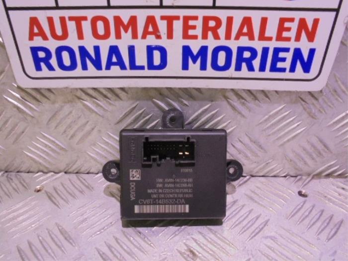 Używane Modul centralnego zamka Ford Kuga II (DM2) 2.0 TDCi 16V 150 4x4 Cena € 35,00 Procedura marży oferowane przez Automaterialen Ronald Morien B.V.