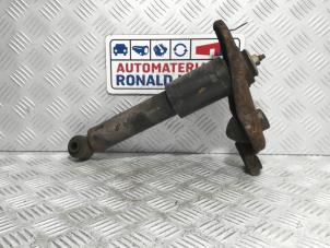 Used Front shock absorber, right Volkswagen Transporter T4 2.5 TDI Price € 25,00 Margin scheme offered by Automaterialen Ronald Morien B.V.