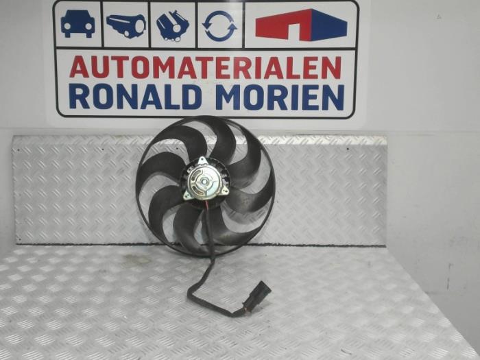 Gebrauchte Kühlrippe Opel Grandland/Grandland X 1.2 Turbo 12V Preis € 75,00 Margenregelung angeboten von Automaterialen Ronald Morien B.V.