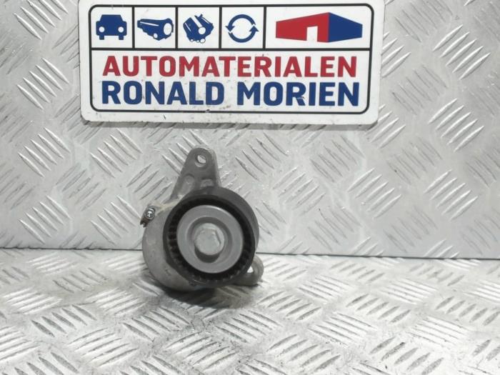 Usados Rodillo tensor correa múltiple Audi A5 Precio € 25,00 IVA incluido ofrecido por Automaterialen Ronald Morien B.V.