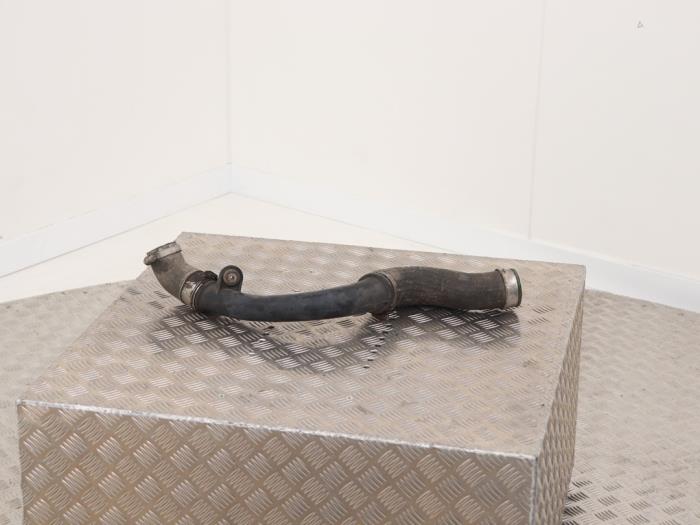 Usagé Tube intercooler Volkswagen Transporter T5 2.0 TDI DRF Prix € 29,00 Règlement à la marge proposé par Automaterialen Ronald Morien B.V.