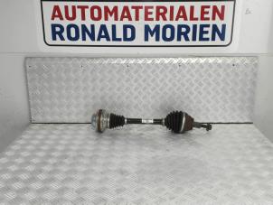 Usados Eje de transmisión izquierda delante Volkswagen Golf Precio € 175,00 IVA incluido ofrecido por Automaterialen Ronald Morien B.V.