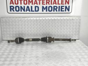 Usagé Arbre de transmission avant droit Renault Scénic II (JM) 1.5 dCi 100 Prix € 39,00 Règlement à la marge proposé par Automaterialen Ronald Morien B.V.