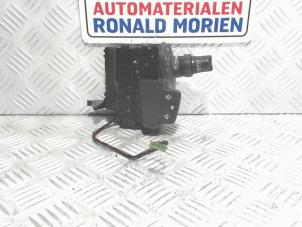 Usagé Commutateur essuie-glace Renault Scénic II (JM) 1.5 dCi 100 Prix € 29,00 Règlement à la marge proposé par Automaterialen Ronald Morien B.V.