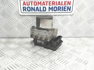 Used ABS pump Renault Scénic II (JM) 1.5 dCi 100 Price € 29,00 Margin scheme offered by Automaterialen Ronald Morien B.V.