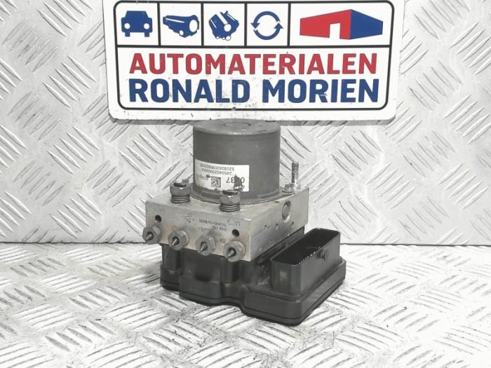 Usagé Bloc ABS Opel Insignia Grand Sport 1.5 Turbo 16V 165 Prix € 295,00 Règlement à la marge proposé par Automaterialen Ronald Morien B.V.