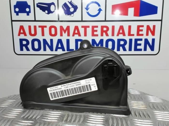 Neuf Couvercle de distribution Volkswagen Golf VII Variant (AUVV) 1.4 TSI 16V Prix € 14,99 Prix TTC proposé par Automaterialen Ronald Morien B.V.