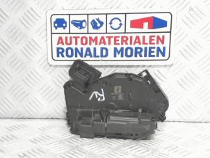 Usagé Serrure avant droite Audi Q3 Prix € 30,25 Prix TTC proposé par Automaterialen Ronald Morien B.V.
