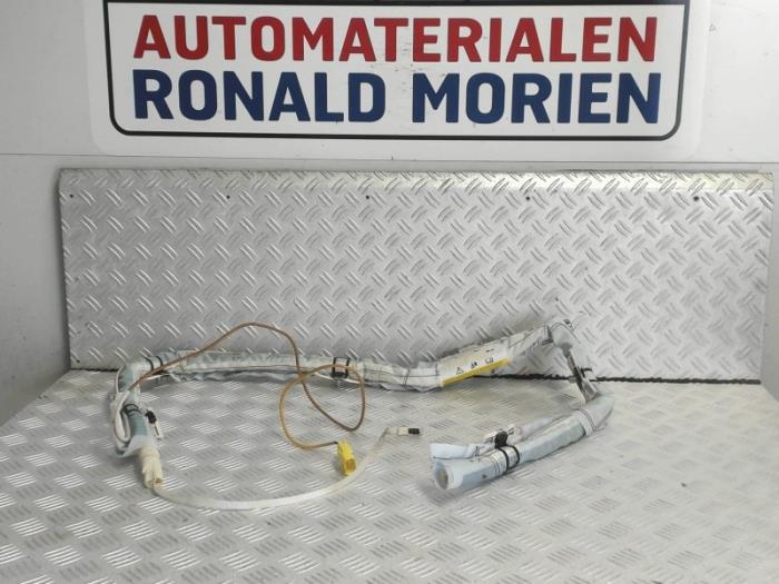 Używane Kurtyna prawa Ford C-Max (DM2) 1.8 16V Flexifuel Cena € 75,00 Procedura marży oferowane przez Automaterialen Ronald Morien B.V.