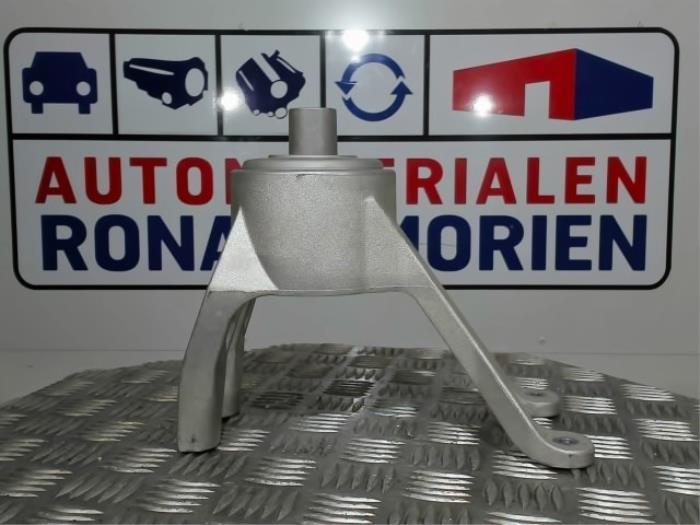 Used Engine mount Volkswagen Transporter/Caravelle T6 2.0 TDI 150 Price € 45,00 Inclusive VAT offered by Automaterialen Ronald Morien B.V.