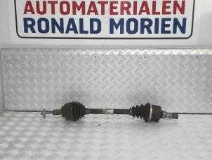 Gebrauchte Antriebswelle links vorne Ford C-Max (DM2) 1.8 16V Flexifuel Preis € 75,00 Margenregelung angeboten von Automaterialen Ronald Morien B.V.