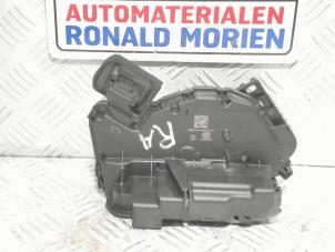 Usados Mecanismo de cerradura de puerta de 4 puertas derecha detrás Audi A1 Precio € 19,00 IVA incluido ofrecido por Automaterialen Ronald Morien B.V.