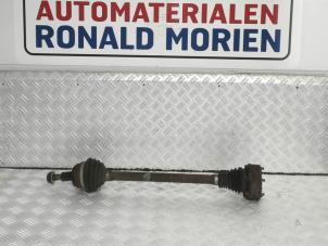 Usagé Arbre de transmission arrière gauche Audi TT (8N3) 3.2 V6 24V Quattro Prix € 25,00 Règlement à la marge proposé par Automaterialen Ronald Morien B.V.