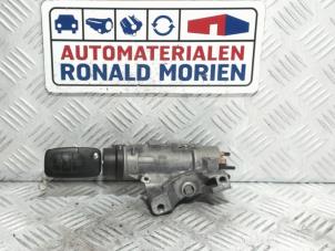 Usados Cerradura de contacto y llave Audi TT (8N3) 3.2 V6 24V Quattro Precio € 35,00 Norma de margen ofrecido por Automaterialen Ronald Morien B.V.