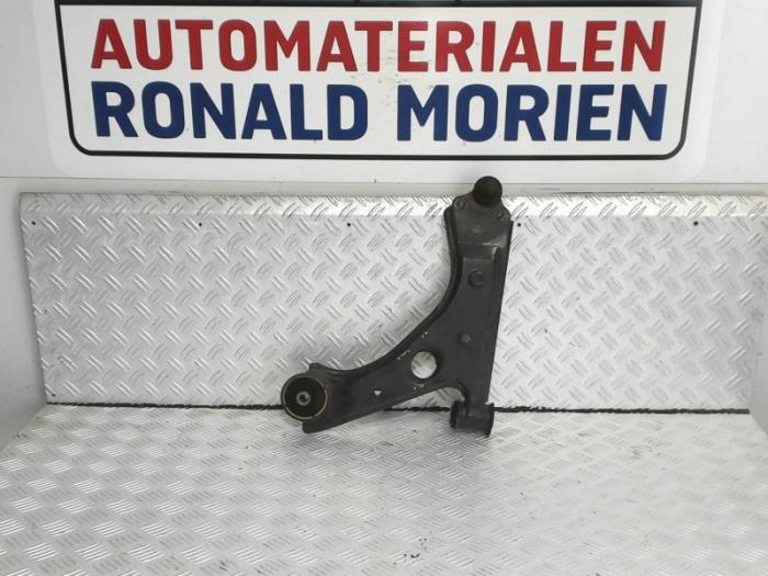 Bras de suspension avant gauche d'un Opel Adam 1.4 16V 2017