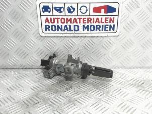 Used Ignition lock + key Seat Leon ST (5FF) 1.5 TSI 16V Price € 35,00 Margin scheme offered by Automaterialen Ronald Morien B.V.