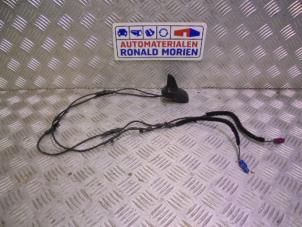 Usados Antena Audi RS 5 (8T3) 4.2 V8 32V Precio € 39,00 Norma de margen ofrecido por Automaterialen Ronald Morien B.V.