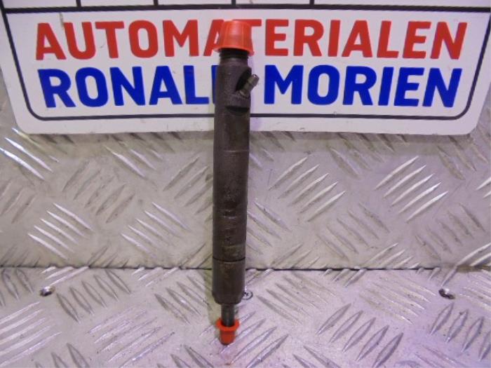Używane Wtryskiwacz (Diesel) Ford Focus 1 Wagon 1.8 TDdi Cena € 15,00 Procedura marży oferowane przez Automaterialen Ronald Morien B.V.