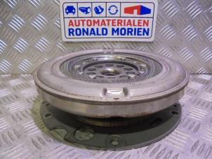 Used Dual mass flywheel Audi A5 Sportback Quattro (B8H/B8S) 2.0 TDI 16V Price € 235,95 Inclusive VAT offered by Automaterialen Ronald Morien B.V.