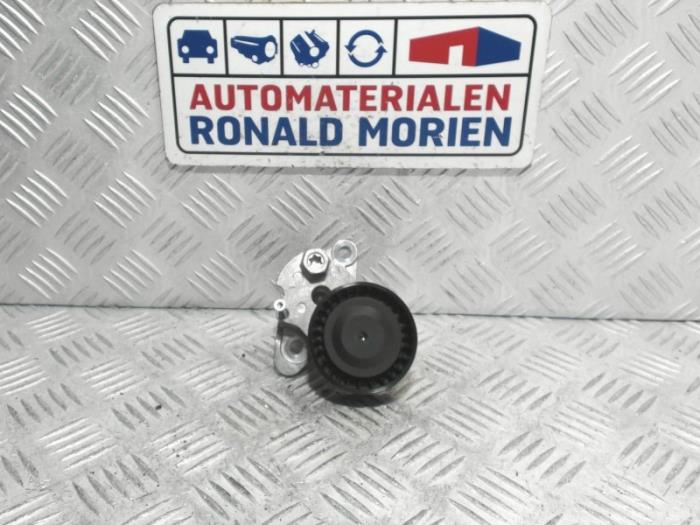 Usados Tensor correa múltiple Volkswagen Golf VII (AUA) 1.5 TSI Evo BlueMotion 16V Precio € 18,15 IVA incluido ofrecido por Automaterialen Ronald Morien B.V.