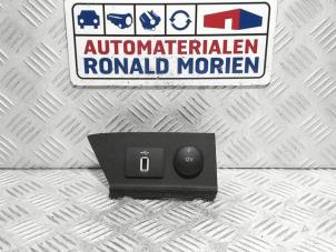 Used AUX / USB connection Ford Transit Custom 2.0 TDCi 16V Eco Blue 105 Price € 20,00 Inclusive VAT offered by Automaterialen Ronald Morien B.V.