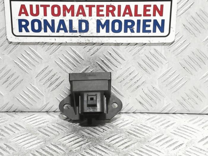 Używane Modul paliwowy ADM Ford Transit Custom 2.0 TDCi 16V Eco Blue 105 Cena € 14,99 Z VAT oferowane przez Automaterialen Ronald Morien B.V.