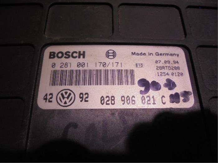 Engine management computer from a Volkswagen Golf III Variant (1H5) 1.9 CL,GL SDI 1998