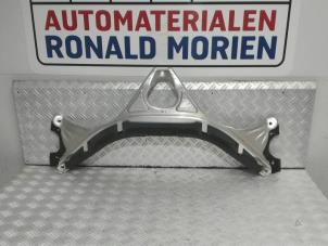 Usados Travesaño delantero Audi A7 Sportback (4GA/4GF) 3.0 TDI Clean Diesel V6 24V Quattro Precio € 95,00 IVA incluido ofrecido por Automaterialen Ronald Morien B.V.