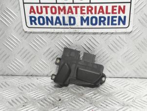 Używane Przelacznik pozycji fotela Volkswagen Golf V 4Motion (1K1) 2.0 TDI 16V Cena € 20,00 Procedura marży oferowane przez Automaterialen Ronald Morien B.V.