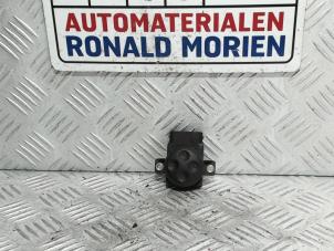Usados Interruptor de ajuste de asiento Volkswagen Golf V 4Motion (1K1) 2.0 TDI 16V Precio € 15,00 Norma de margen ofrecido por Automaterialen Ronald Morien B.V.