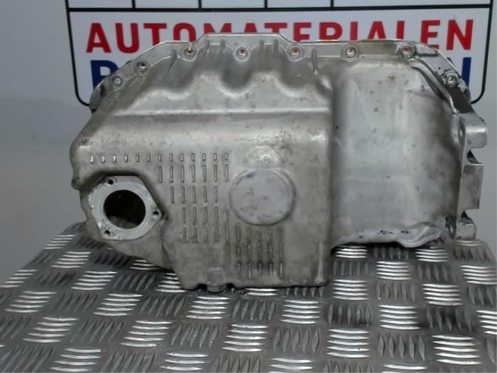 Ölwanne van een Volkswagen Polo IV (9N1/2/3) 1.4 16V 2005