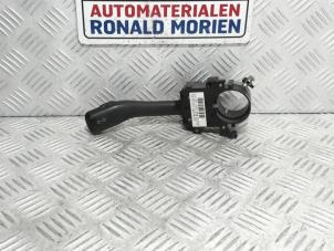 Używane Przelacznik kierunkowskazu Audi TT (8N3) 1.8 T 20V Quattro Cena € 7,50 Procedura marży oferowane przez Automaterialen Ronald Morien B.V.
