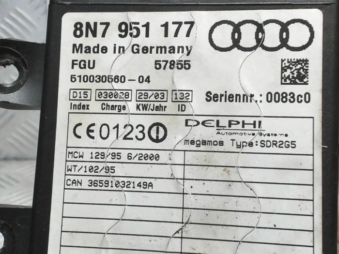 Module alarme d'un Audi TT (8N3) 1.8 T 20V Quattro 2004