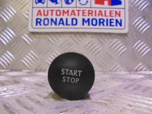 Used Start/stop switch Renault Captur (2R) 0.9 Energy TCE 12V Price € 12,50 Margin scheme offered by Automaterialen Ronald Morien B.V.