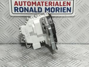 Używane Mechanizm blokady drzwi lewych tylnych wersja 4-drzwiowa Audi A5 Sportback Quattro (B8H/B8S) 2.0 TDI 16V Cena € 30,00 Z VAT oferowane przez Automaterialen Ronald Morien B.V.