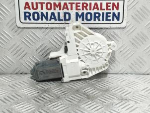 Gebrauchte Fenstermotor Tür Audi A5 Sportback Quattro (B8H/B8S) 2.0 TDI 16V Preis € 30,00 Mit Mehrwertsteuer angeboten von Automaterialen Ronald Morien B.V.
