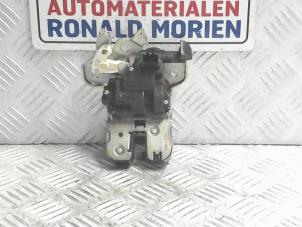 Used Tailgate lock mechanism Audi A5 Sportback Quattro (B8H/B8S) 2.0 TDI 16V Price € 14,99 Inclusive VAT offered by Automaterialen Ronald Morien B.V.