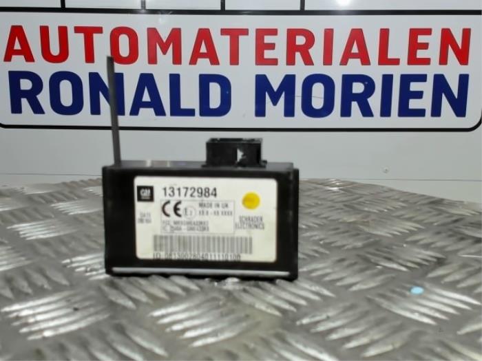 Begagnade Däcktrycksmodul Opel Signum (F48) 3.2 V6 24V Pris € 45,00 Marginaltabell erbjuds av Automaterialen Ronald Morien B.V.