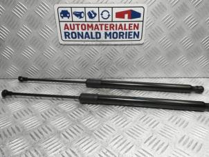 Used Set of tailgate gas struts Volkswagen Golf VII (AUA) 2.0 GTD 16V Price € 30,00 Inclusive VAT offered by Automaterialen Ronald Morien B.V.