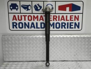 Used Rear shock absorber, left Volkswagen Golf VII (AUA) 2.0 TDI 150 16V Price € 45,00 Inclusive VAT offered by Automaterialen Ronald Morien B.V.