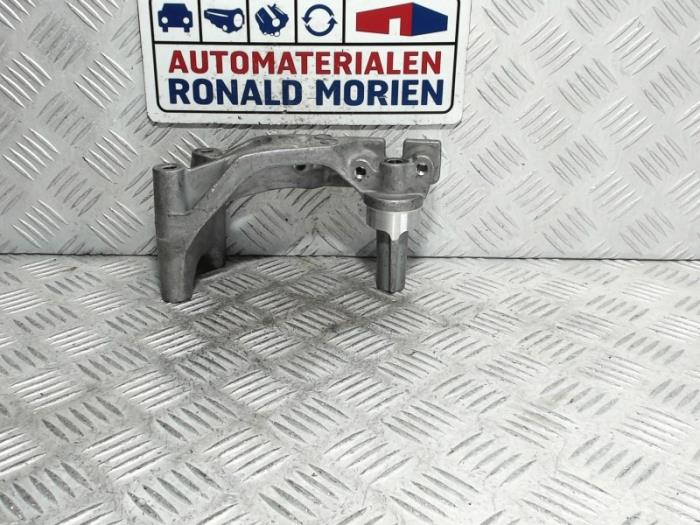 Used Engine mount Volkswagen Transporter T6 2.0 TDI 199 Price € 30,00 Inclusive VAT offered by Automaterialen Ronald Morien B.V.